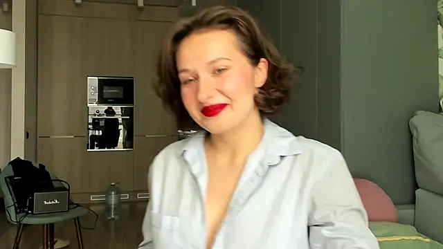 Lilith lutherlow online show from September 2025 11:48:01 AM