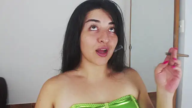 Snapshot of moritalatina chatting on September 2025 02:26:02 AM moritalatina online show from September 2025 02:26:02 AM