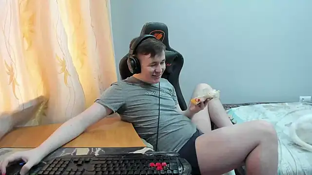 iliaskrislove online show from April 2026 10:06:01 AM