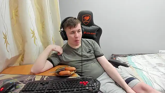iliaskrislove online show from April 2026 09:45:01 PM