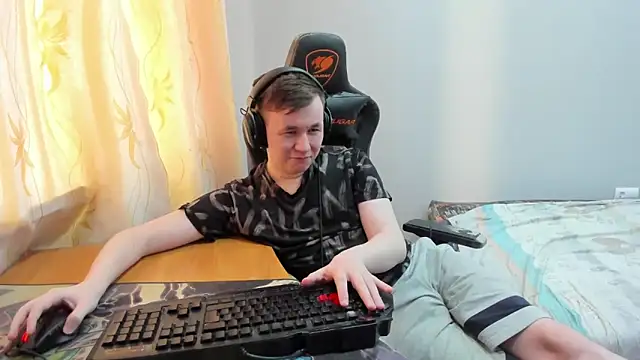 iliaskrislove online show from April 2026 02:27:02 AM