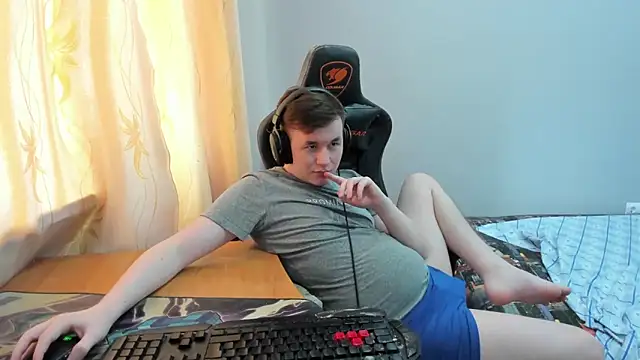 iliaskrislove online show from May 2026 11:26:01 AM