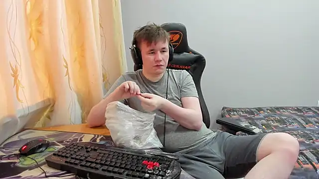 iliaskrislove online show from May 2026 12:39:01 AM