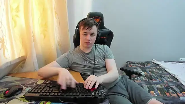 iliaskrislove online show from May 2026 10:50:03 PM