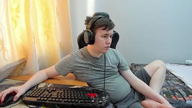 iliaskrislove online show from May 2026 12:18:01 AM