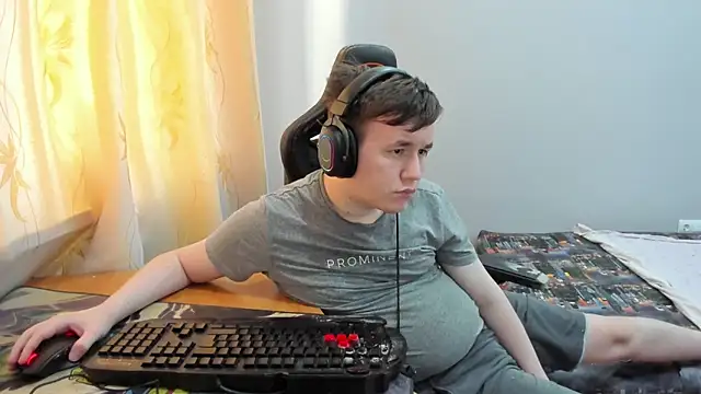 iliaskrislove online show from May 2026 12:29:02 AM