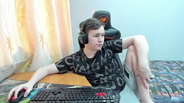 iliaskrislove online show from May 2026 04:13:02 PM