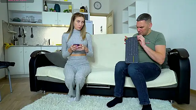 littlesweettifany online show from December 2024 04:40:01 PM