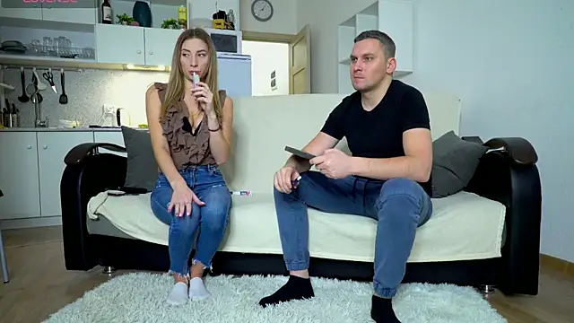 littlesweettifany online show from December 2024 01:02:02 PM