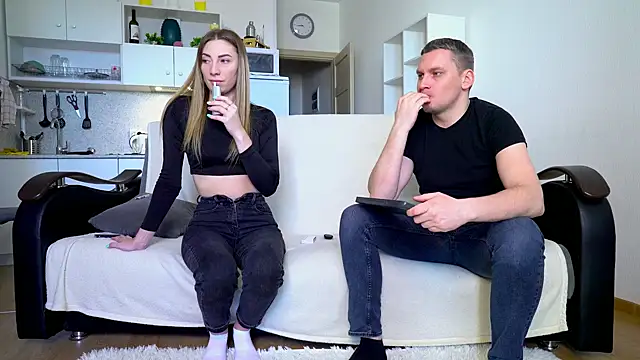 littlesweettifany online show from March 2025 12:23:02 PM