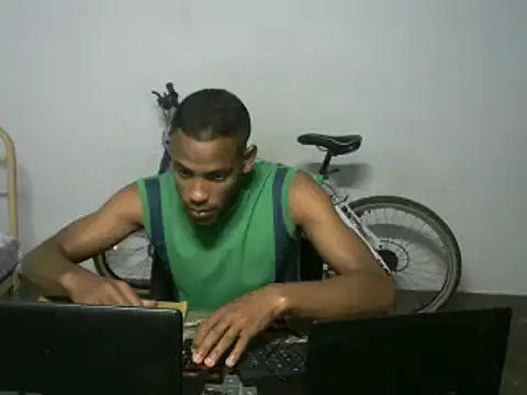 Snapshot of michel_sc chatting on December 2025 07:06:01 AM michel sc online show from December 2025 07:06:01 AM