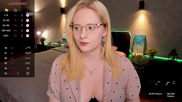 Aemilia  online show from March 2025 05:28:02 AM