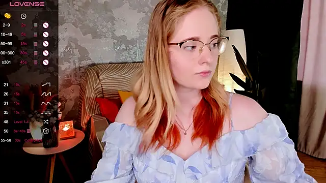 Snapshot of Aemilia_ chatting on June 2026 08:52:01 AM Aemilia online show from June 2026 08:52:01 AM