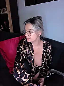 Snapshot of SpicyVicky chatting on March 2025 06:37:02 AM SpicyVicky online show from March 2025 06:37:02 AM