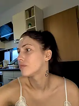 Linalicious online show from December 2024 08:16:01 AM