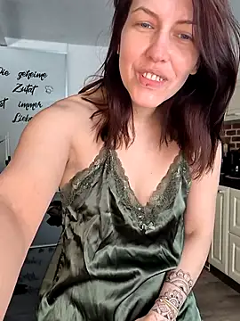 Linalicious online show from March 2025 08:18:01 AM