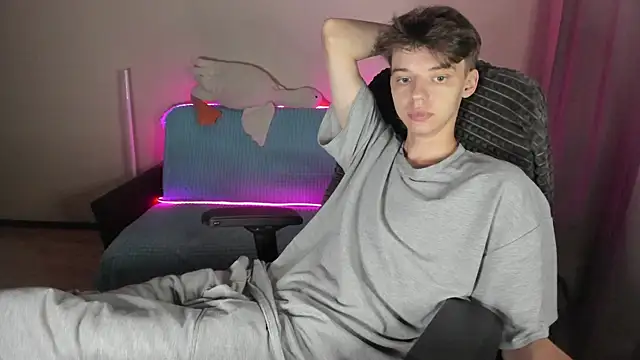 Liam sexy1 online show from September 2025 04:20:01 PM