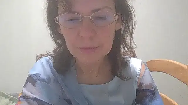 HollyJewel online show from December 2024 07:43:02 PM