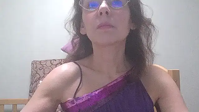 HollyJewel online show from January 2025 04:21:02 PM