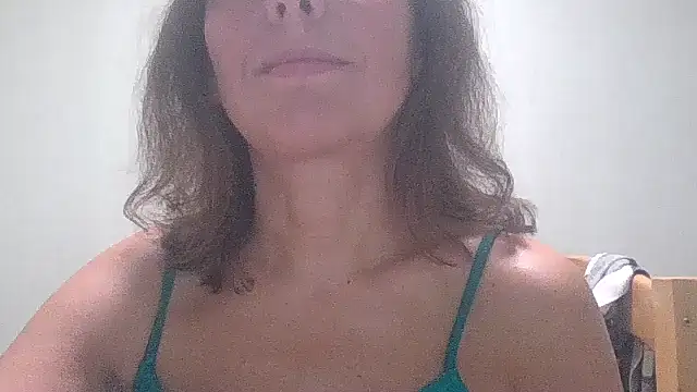 HollyJewel online show from September 2025 06:57:01 PM