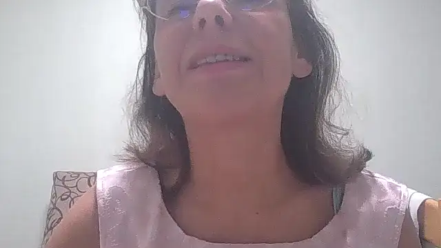 HollyJewel online show from October 2025 05:53:02 PM