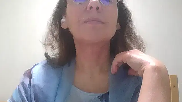 HollyJewel online show from November 2025 04:29:01 PM