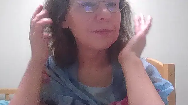 HollyJewel online show from November 2025 07:14:02 PM