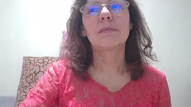 HollyJewel online show from February 2026 06:39:02 PM