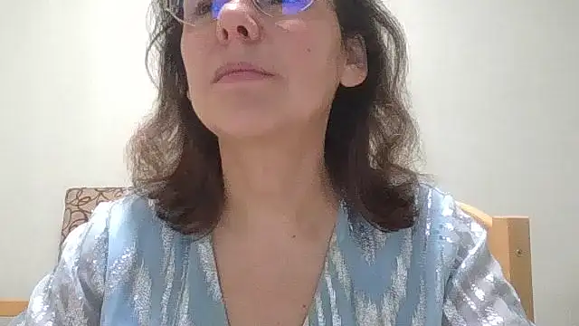 HollyJewel online show from April 2026 04:59:01 PM