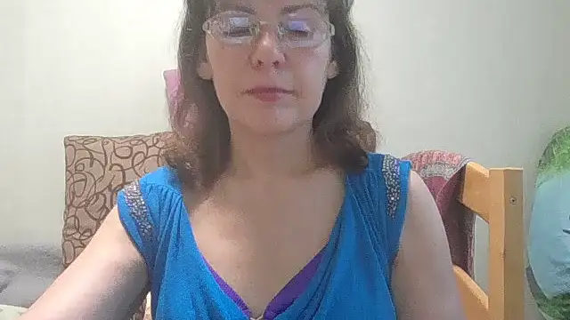 HollyJewel online show from June 2026 04:16:02 PM