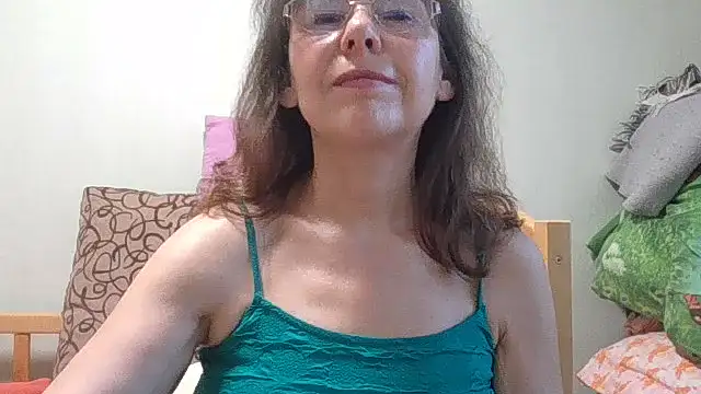 HollyJewel online show from July 2026 04:23:01 PM