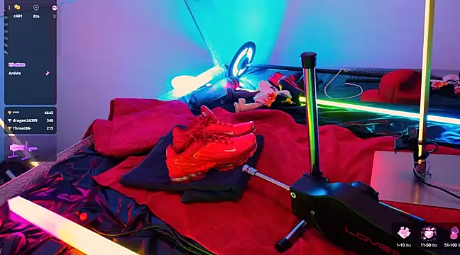 Snapshot of Fuc71 chatting on February 2025 10:14:02 PM Fuc71 online show from February 2025 10:14:02 PM