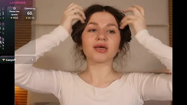 Snapshot of AliceBellamy chatting on May 2026 09:31:01 PM AliceBellamy online show from May 2026 09:31:01 PM