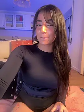 ZoeZayd online show from April 2026 06:13:02 PM