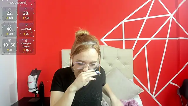 Liaroberts1 online show from January 2025 12:05:02 PM