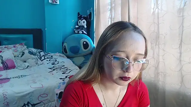 Liaroberts1 online show from March 2025 12:04:02 PM