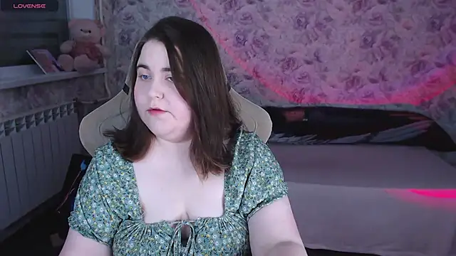 Estelle Hicks online show from May 2026 07:08:01 PM