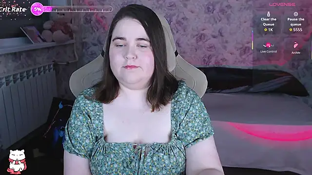Estelle Hicks online show from May 2026 07:00:02 PM