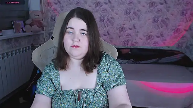 Estelle Hicks online show from May 2026 06:58:02 PM