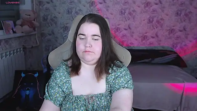 Estelle Hicks online show from May 2026 07:10:02 PM