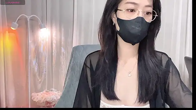 Snapshot of _minji_bae chatting on March 2026 04:57:01 PM minji bae online show from March 2026 04:57:01 PM