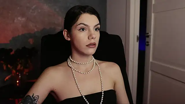 Snapshot of mistress__rochelle chatting on March 2025 10:05:02 PM mistress rochelle online show from March 2025 10:05:02 PM