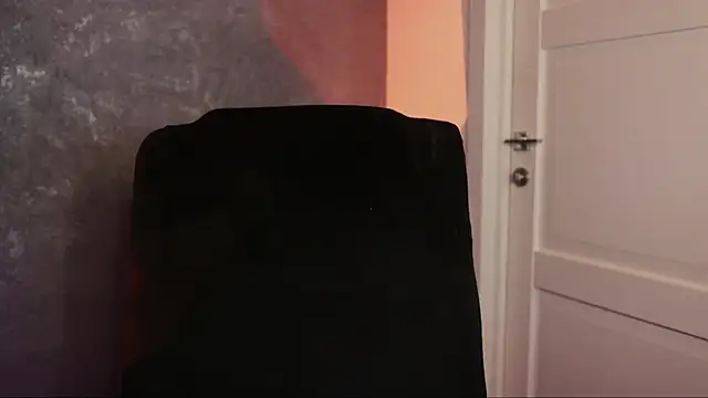 Snapshot of mistress__rochelle chatting on March 2025 10:11:01 PM mistress rochelle online show from March 2025 10:11:01 PM