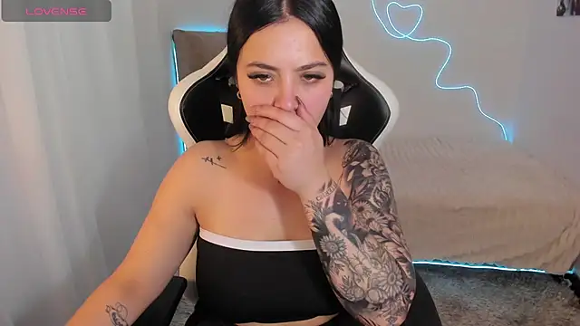 Victoryyy  online show from September 2025 07:49:01 PM