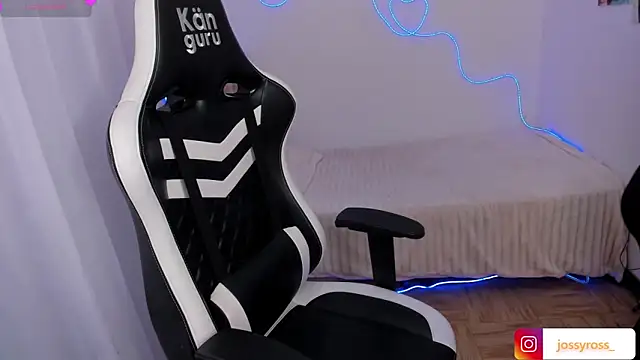 Victoryyy  online show from November 2025 08:40:02 PM