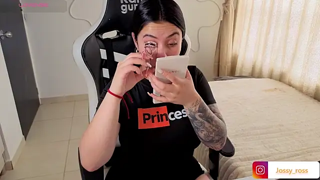 Victoryyy  online show from March 2026 05:35:01 PM