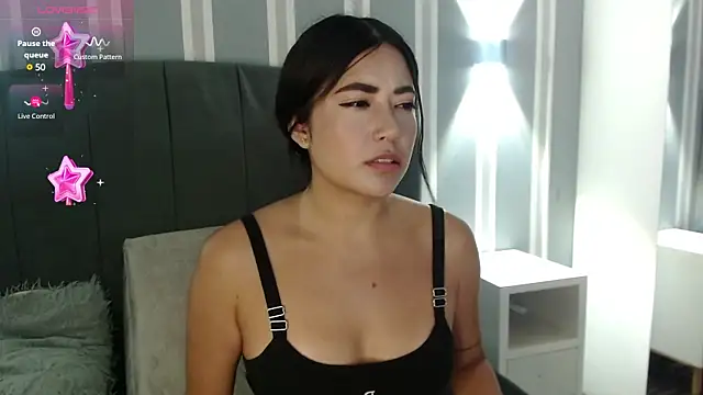 Snapshot of Susy_thomson chatting on February 2025 03:15:02 PM Susy thomson online show from February 2025 03:15:02 PM