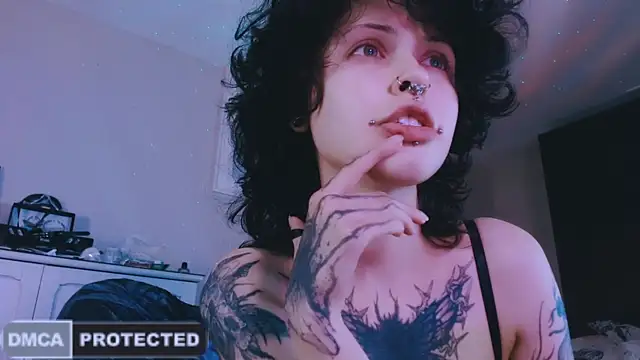 NaughtyLittleFox online show from May 2026 03:47:02 AM