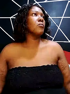 YummyChocolatexx2 online show from May 2026 12:43:02 PM