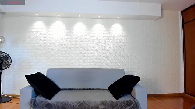 Snapshot of violet_scott chatting on January 2025 10:48:02 AM violet scott online show from January 2025 10:48:02 AM